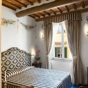 https://relais-dellorologio.it-tuscanyhotel.com